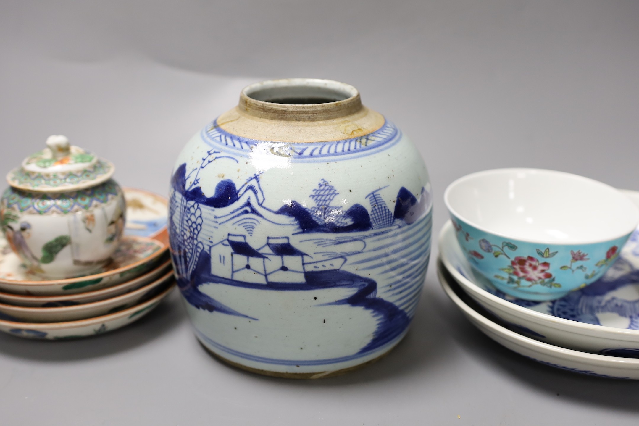 A group of assorted Chinese and Japanese ceramics, 19th and 20th century (15)